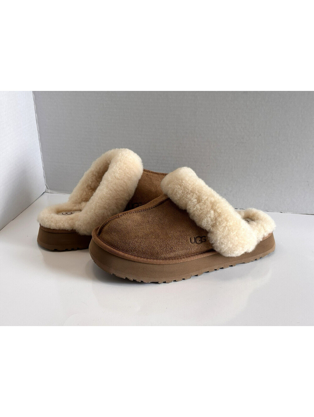 UGG Disquette Platform Slippers Women's Size 10 Chestnut Suede Sheepskin Slip On